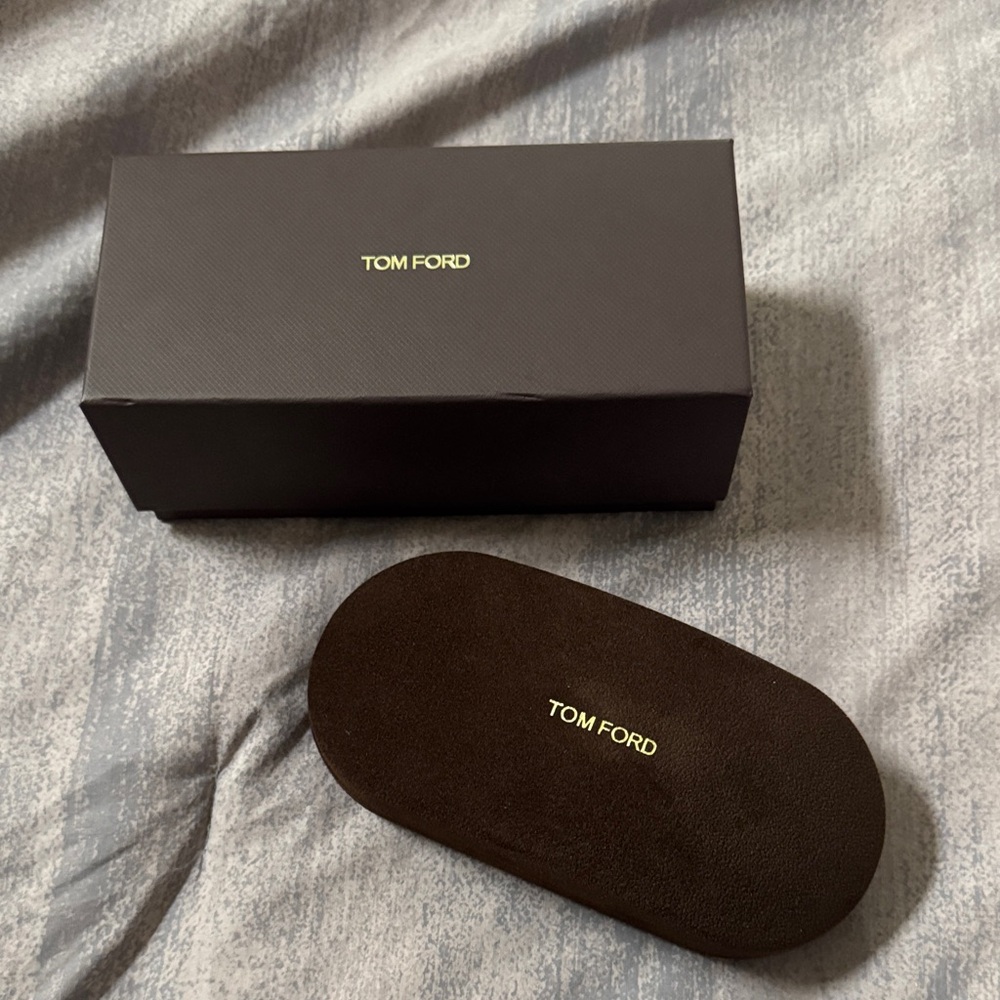 Tom Ford Brown Suede eyeglass case with Box. Excellent like new condition.